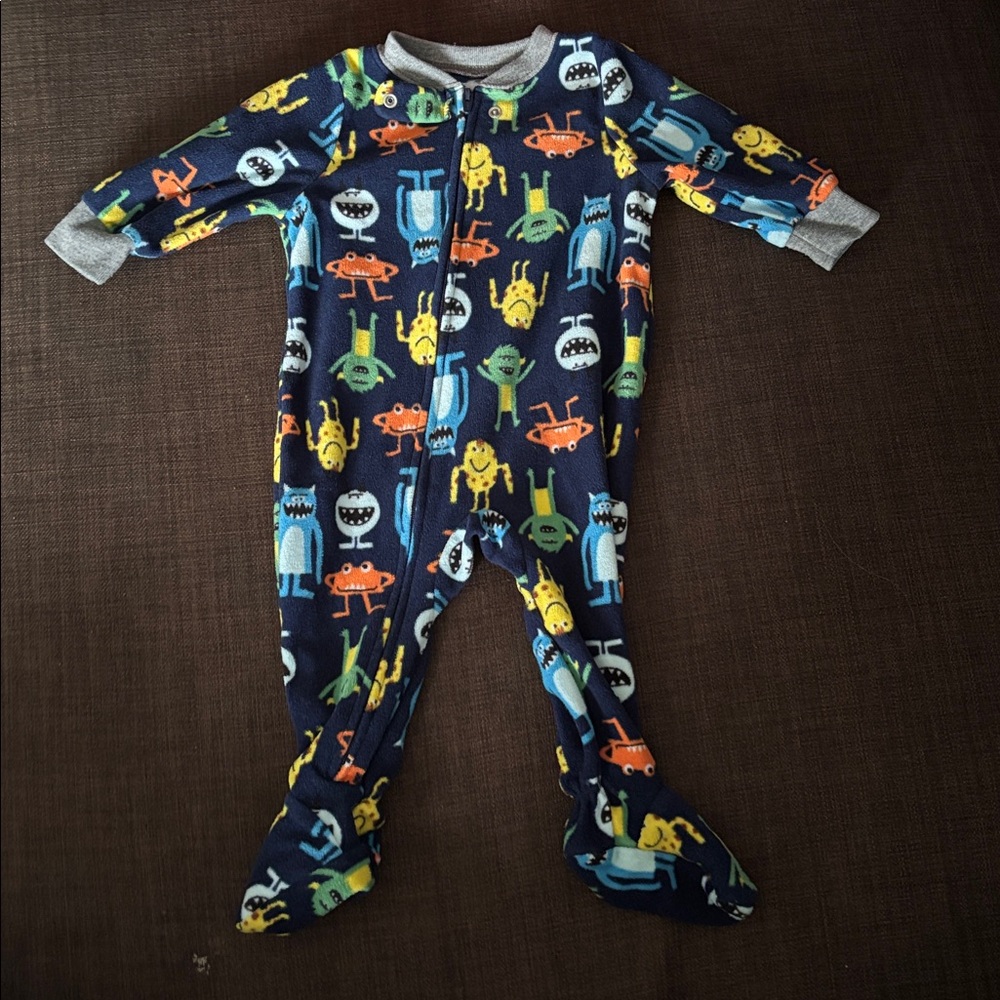 ❤️6M Carter’s Fleece Monster Pyjama
